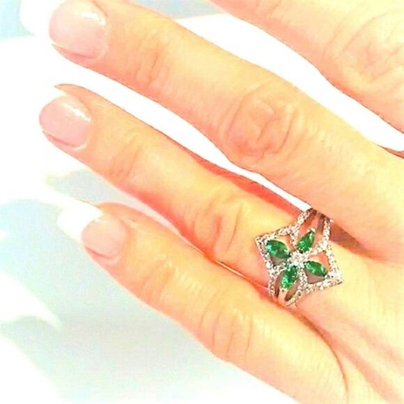 Ring Simulated Emeralds Diamonds Sz 8 Clover Blossom Fleur Brilliant Sparkle - Picture 12 of 13